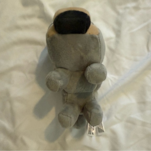 Minecraft Baby Wolf Plush - Picture 4 of 6